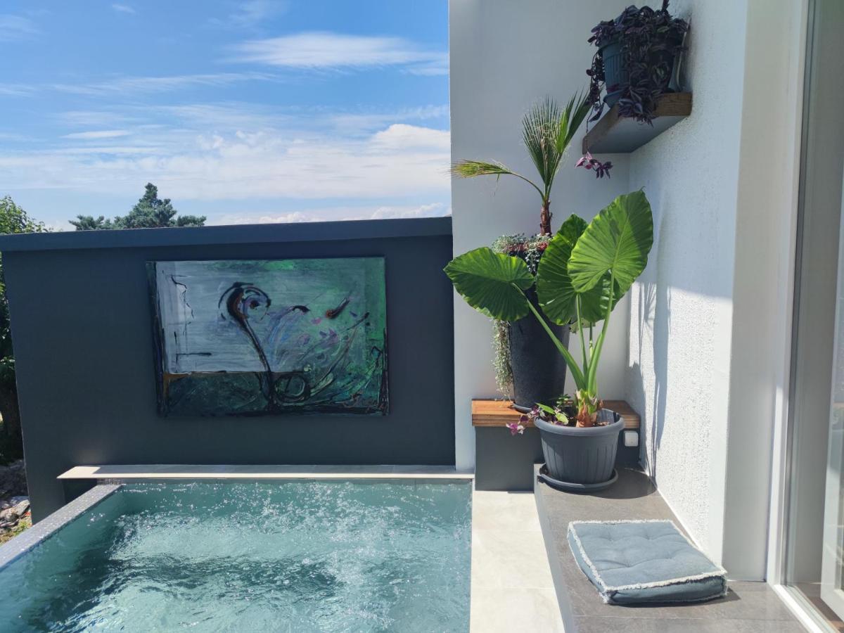 Art Gallery House With A Small Relaxing Pool Crikvenica Zewnętrze zdjęcie